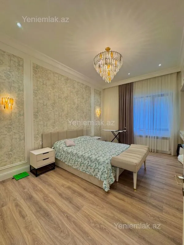 Satılır 5 otaqlı həyət evi 450 m²