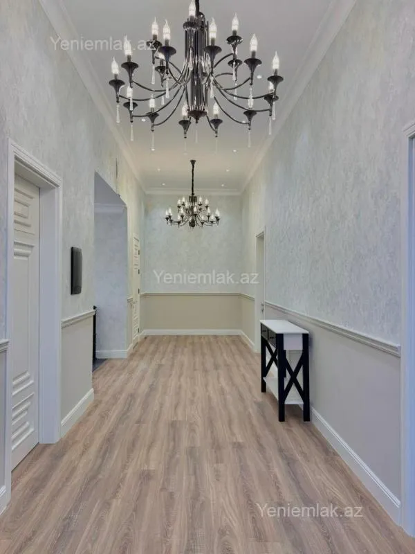 Satılır 5 otaqlı həyət evi 450 m²