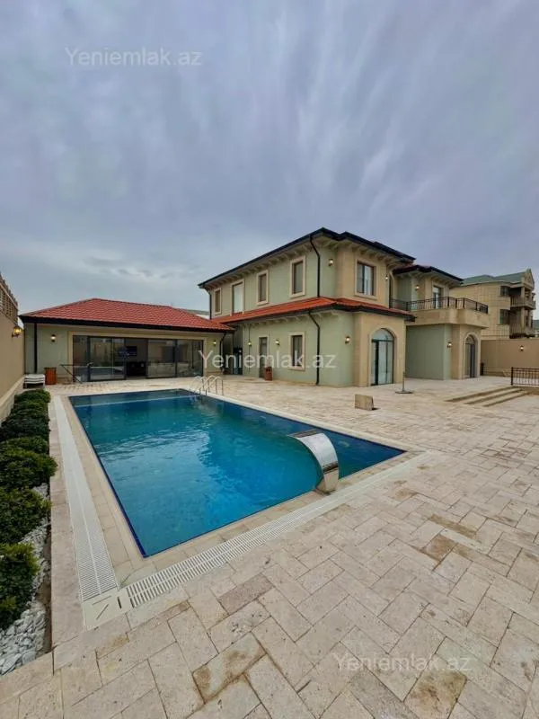 Satılır 5 otaqlı həyət evi 450 m²