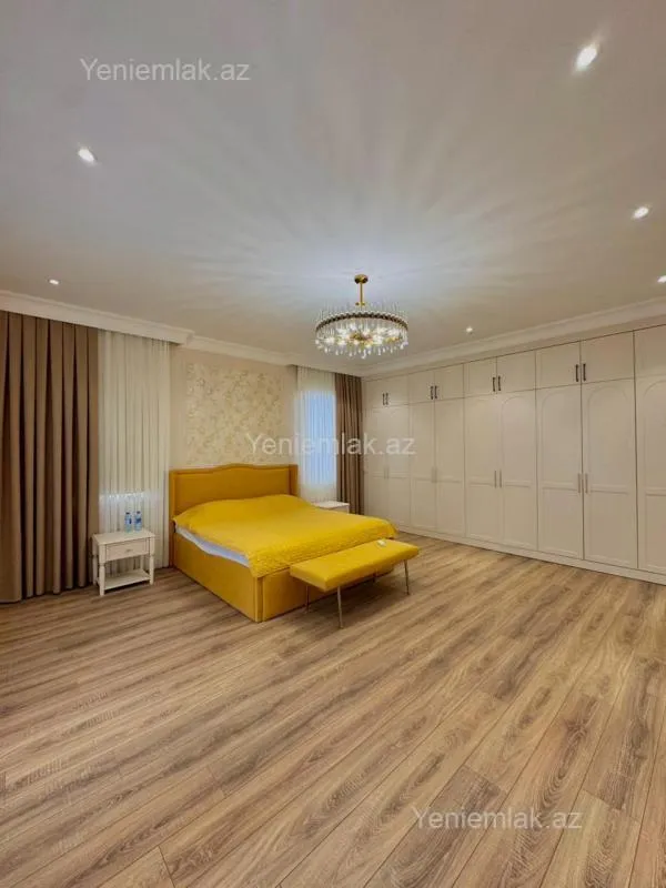 Satılır 5 otaqlı həyət evi 450 m²
