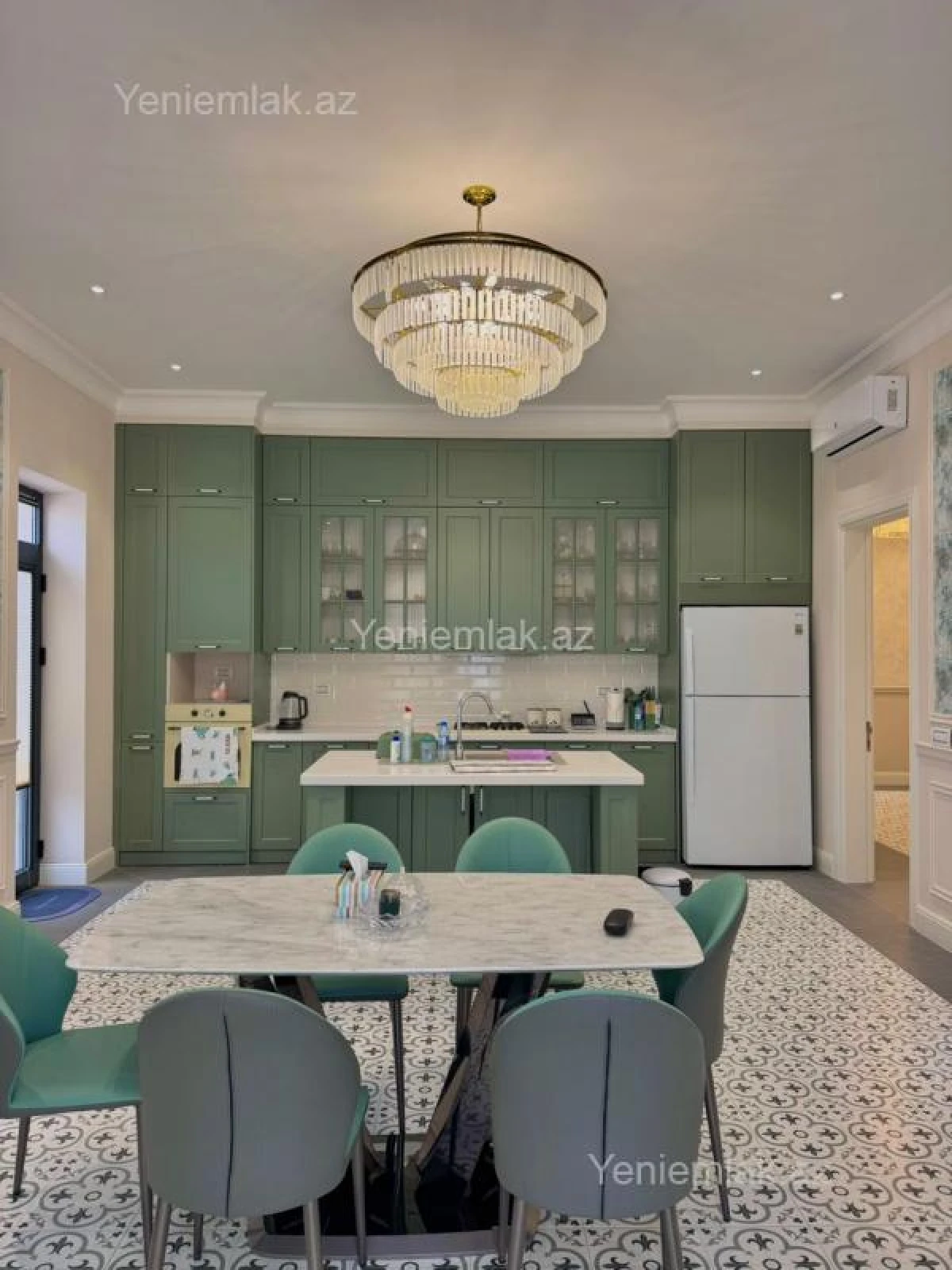 Satılır 5 otaqlı həyət evi 450 m²