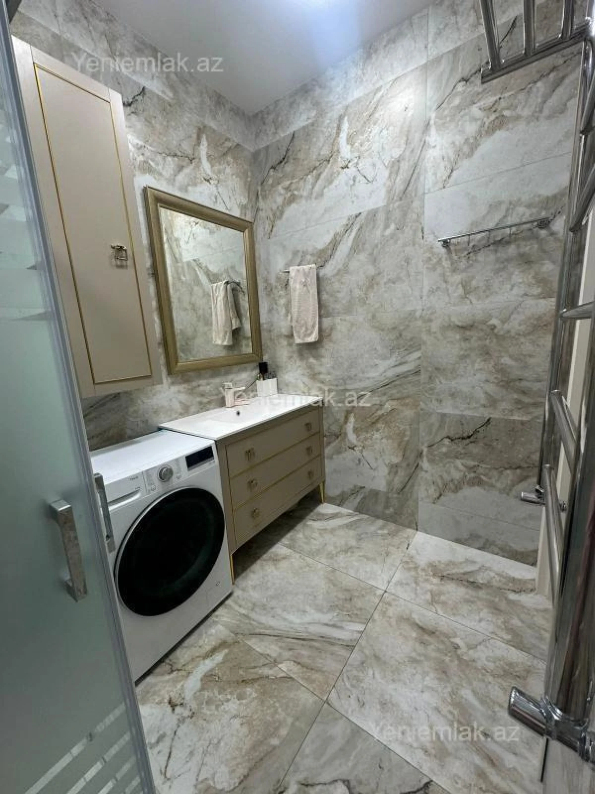 Satılır 3 otaqlı yeni tikili 100 m²