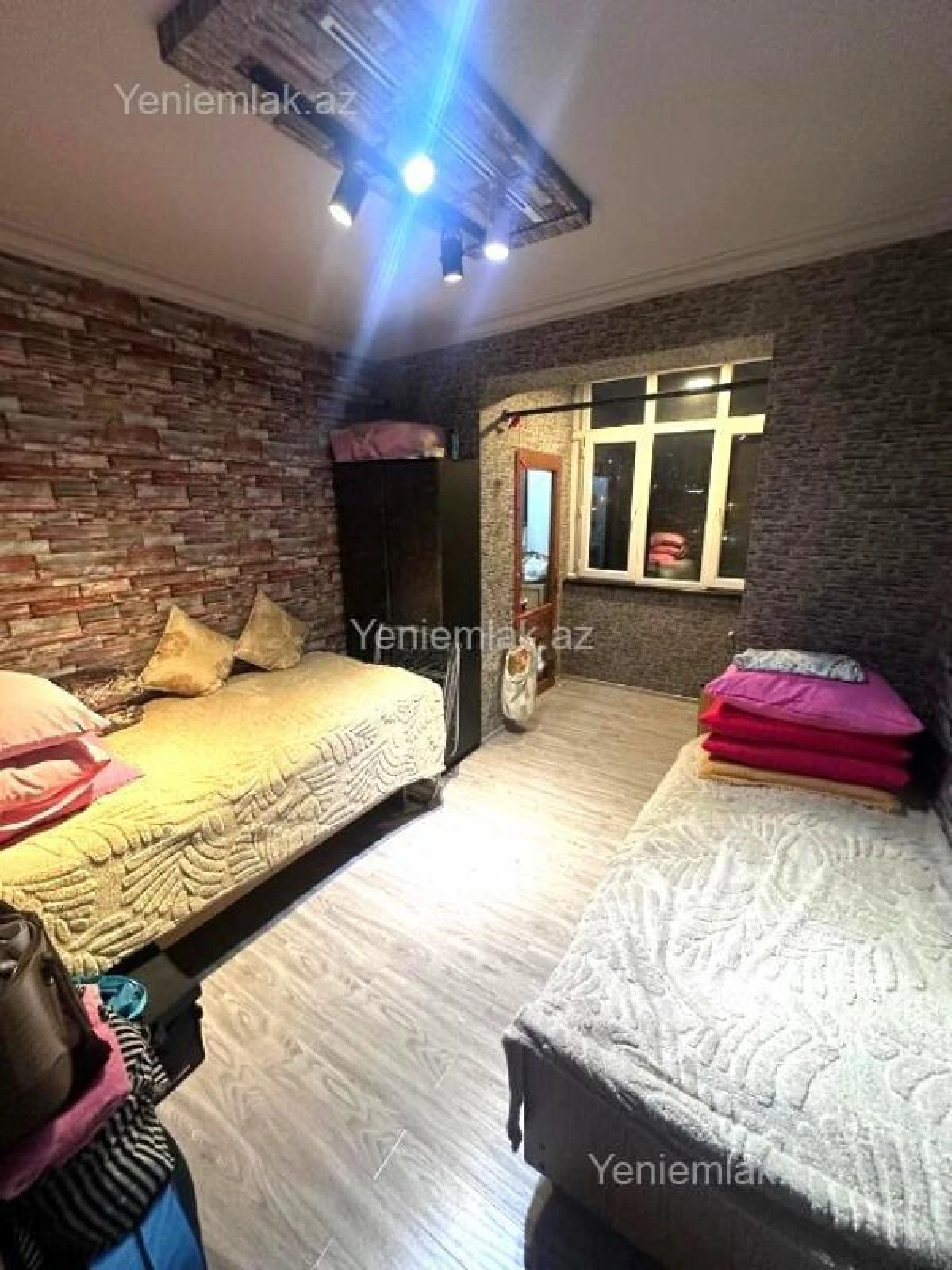 Satılır 3 otaqlı köhnə tikili 120 m²