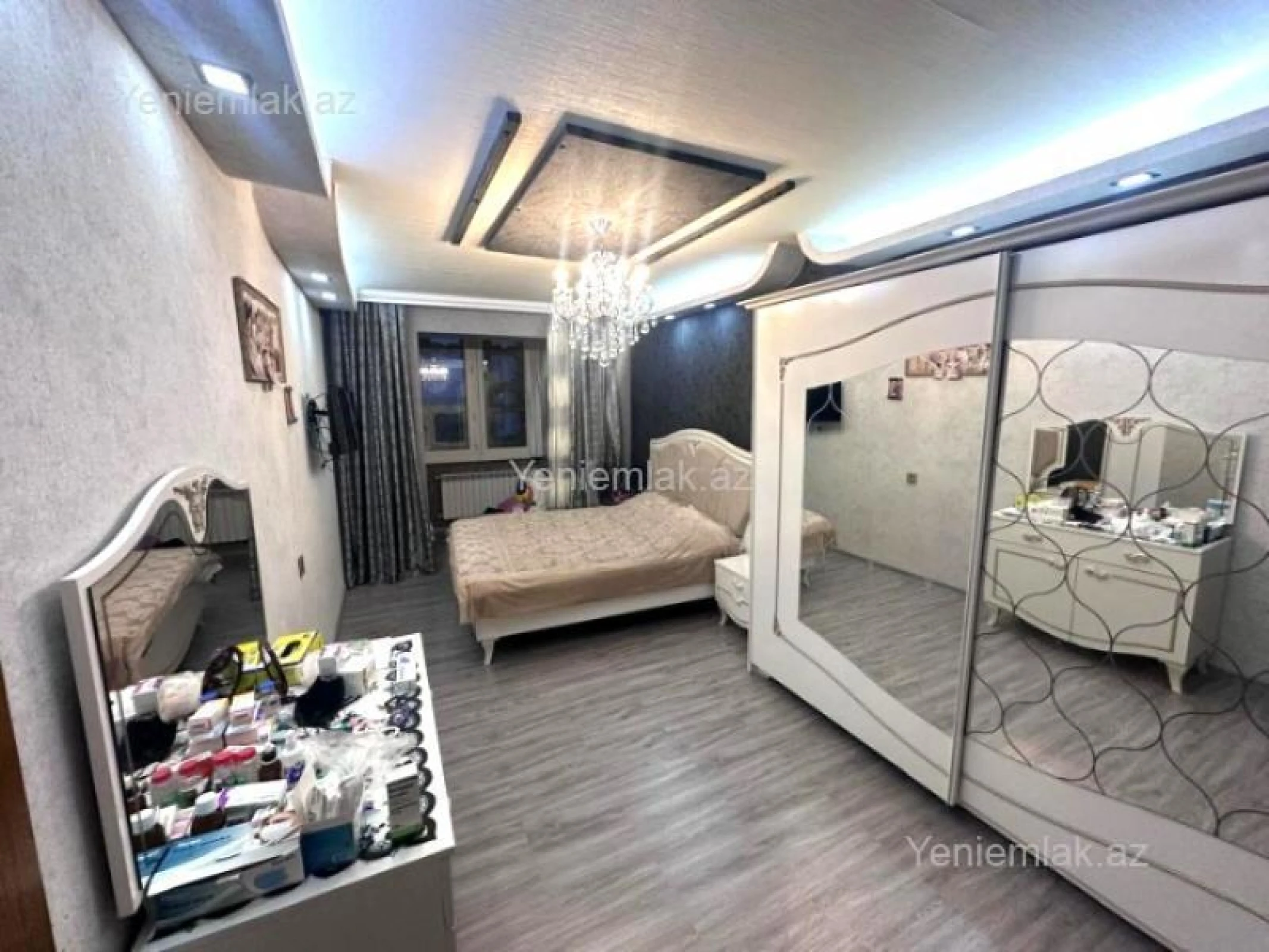 Satılır 3 otaqlı köhnə tikili 120 m²