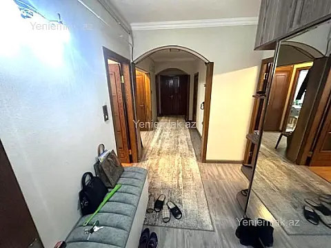Satılır 3 otaqlı köhnə tikili 120 m²