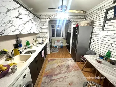 Satılır 3 otaqlı köhnə tikili 120 m²