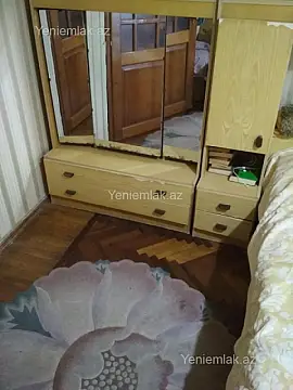 Satılır 2 otaqlı köhnə tikili 60 m²