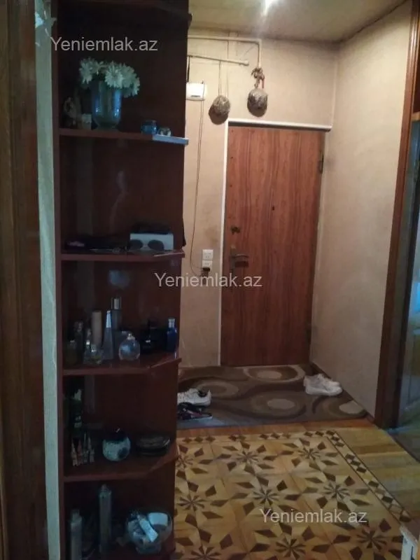 Satılır 2 otaqlı köhnə tikili 60 m²