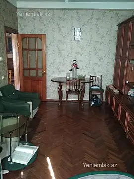 Satılır 2 otaqlı köhnə tikili 60 m²