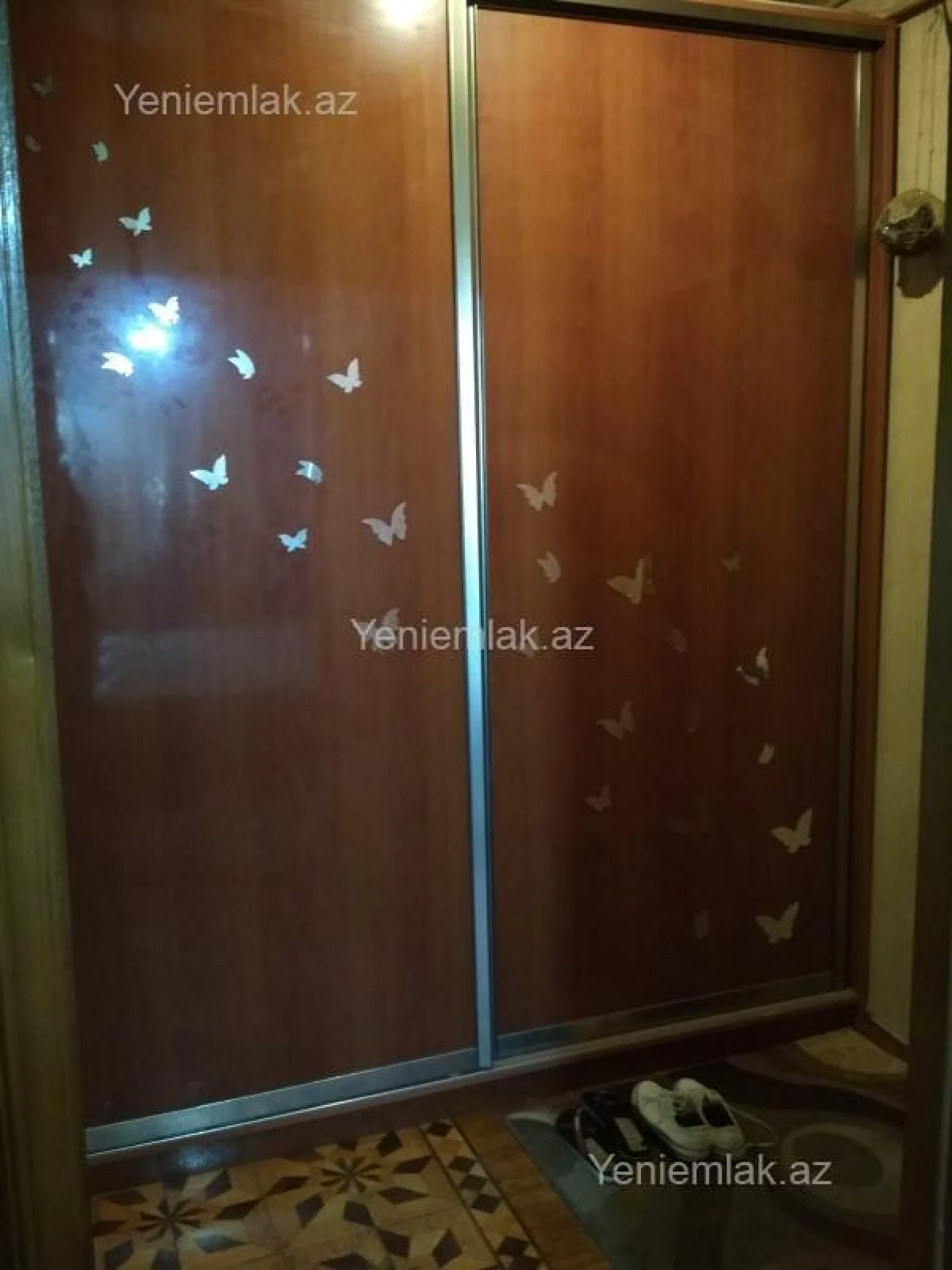 Satılır 2 otaqlı köhnə tikili 60 m²