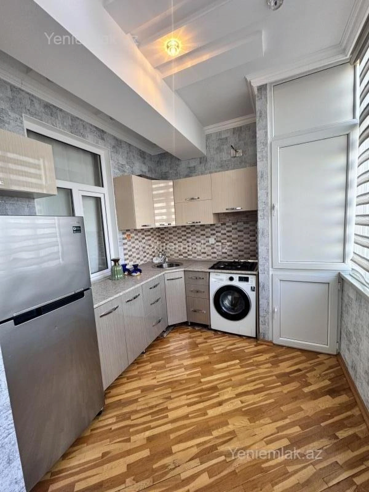 Satılır 2 otaqlı yeni tikili 76 m²
