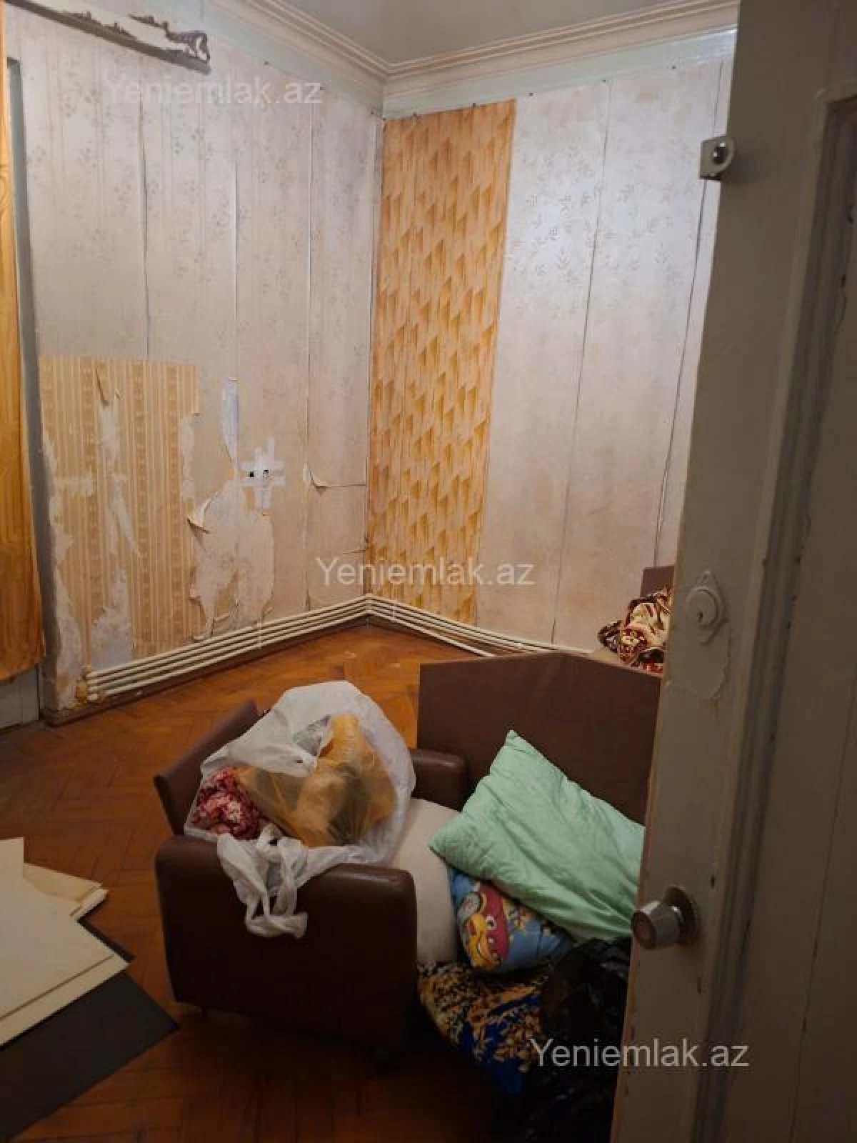 Satılır 3 otaqlı köhnə tikili 75 m²