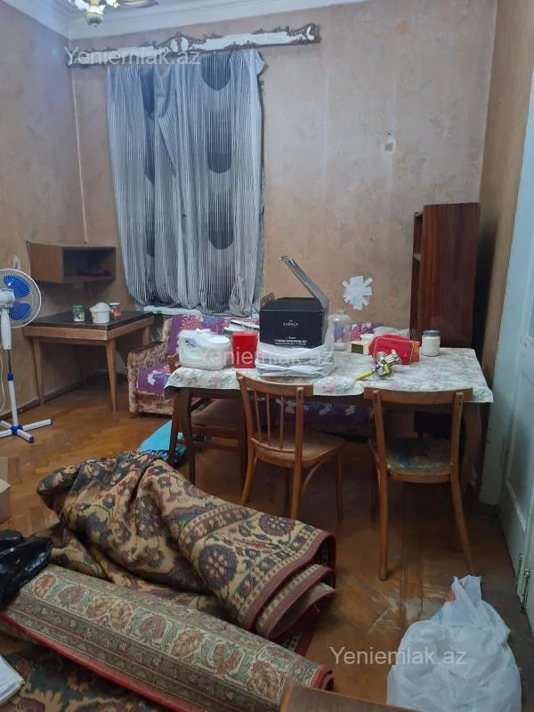 Satılır 3 otaqlı köhnə tikili 75 m²