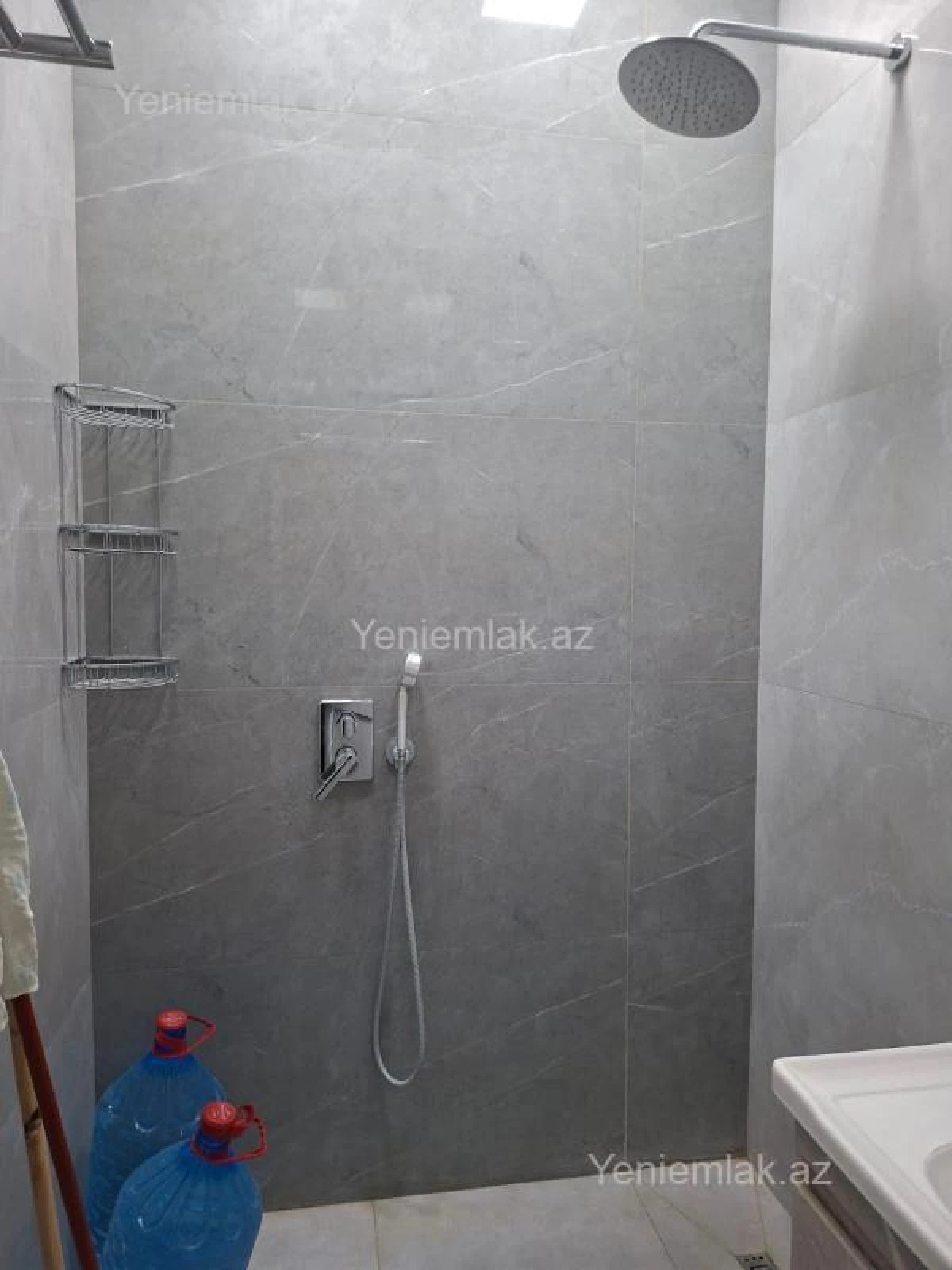Satılır 3 otaqlı köhnə tikili 75 m²