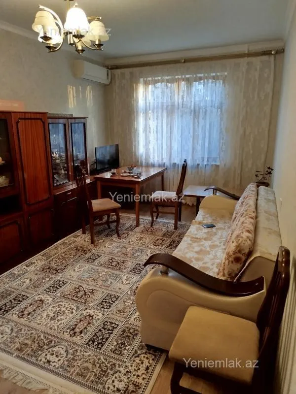 Satılır 2 otaqlı köhnə tikili 50 m²