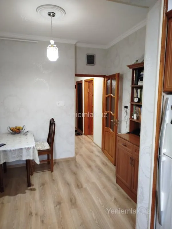 Satılır 2 otaqlı köhnə tikili 50 m²