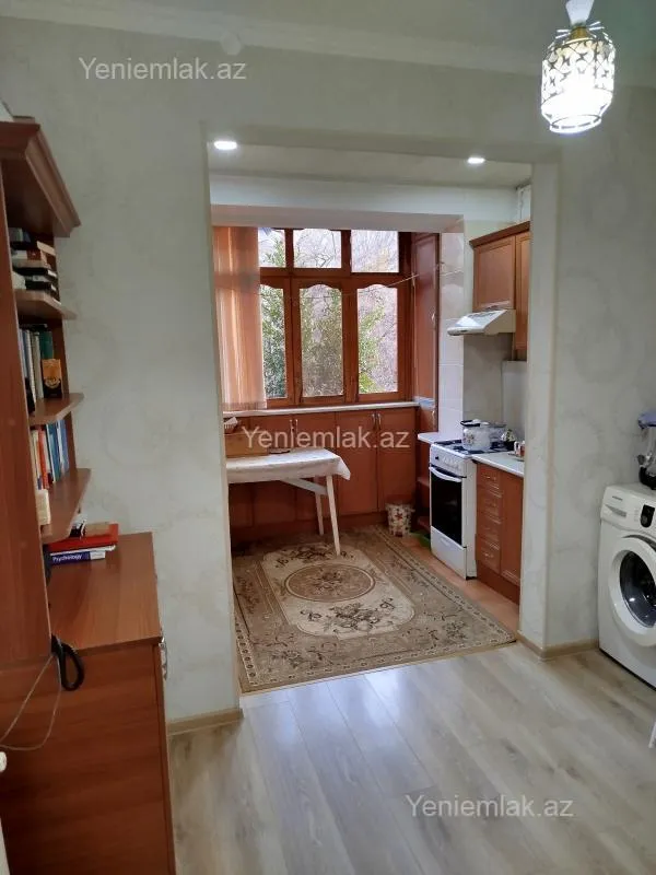 Satılır 2 otaqlı köhnə tikili 50 m²