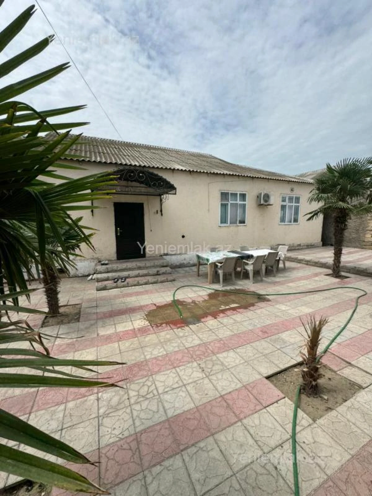 Satılır 3 otaqlı həyət evi 108 m²