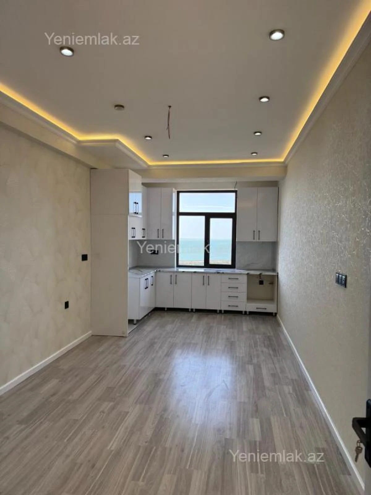 Satılır 2 otaqlı yeni tikili 72 m²