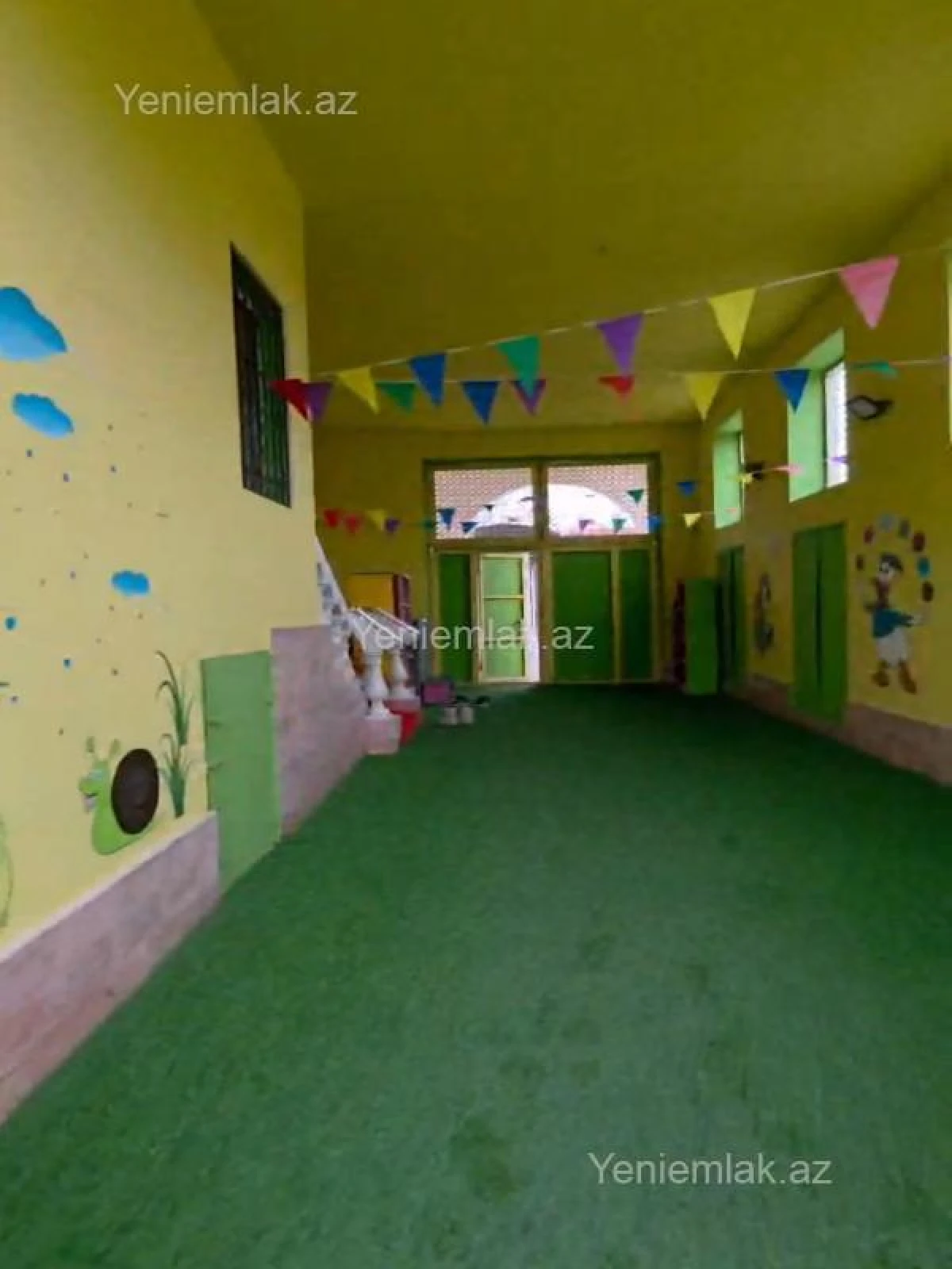 Satılır 8 otaqlı həyət evi 412 m²