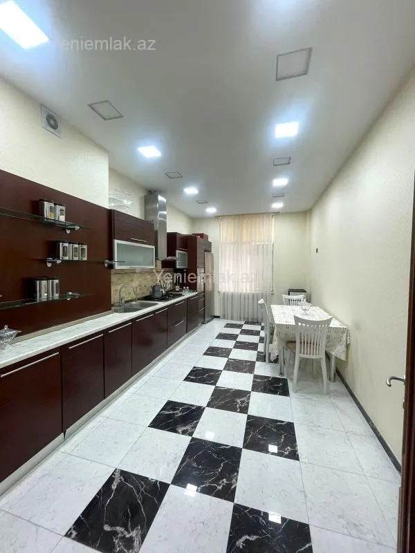 Satılır 3 otaqlı yeni tikili 165 m²