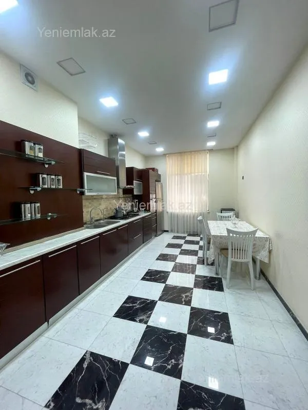 Satılır 3 otaqlı yeni tikili 165 m²