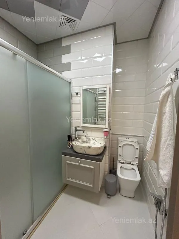 Satılır 4 otaqlı yeni tikili 175 m²