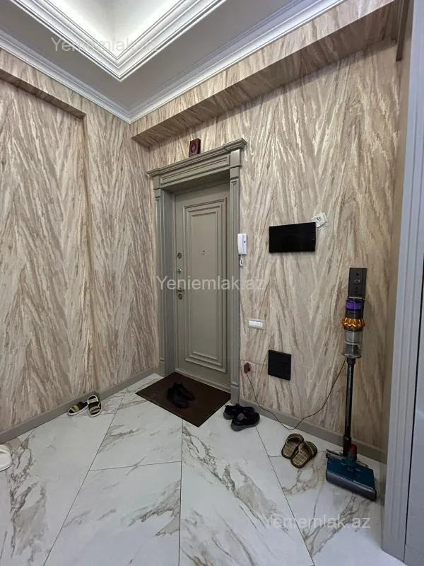 Satılır 4 otaqlı yeni tikili 175 m²