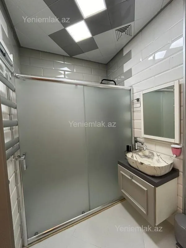 Satılır 4 otaqlı yeni tikili 175 m²