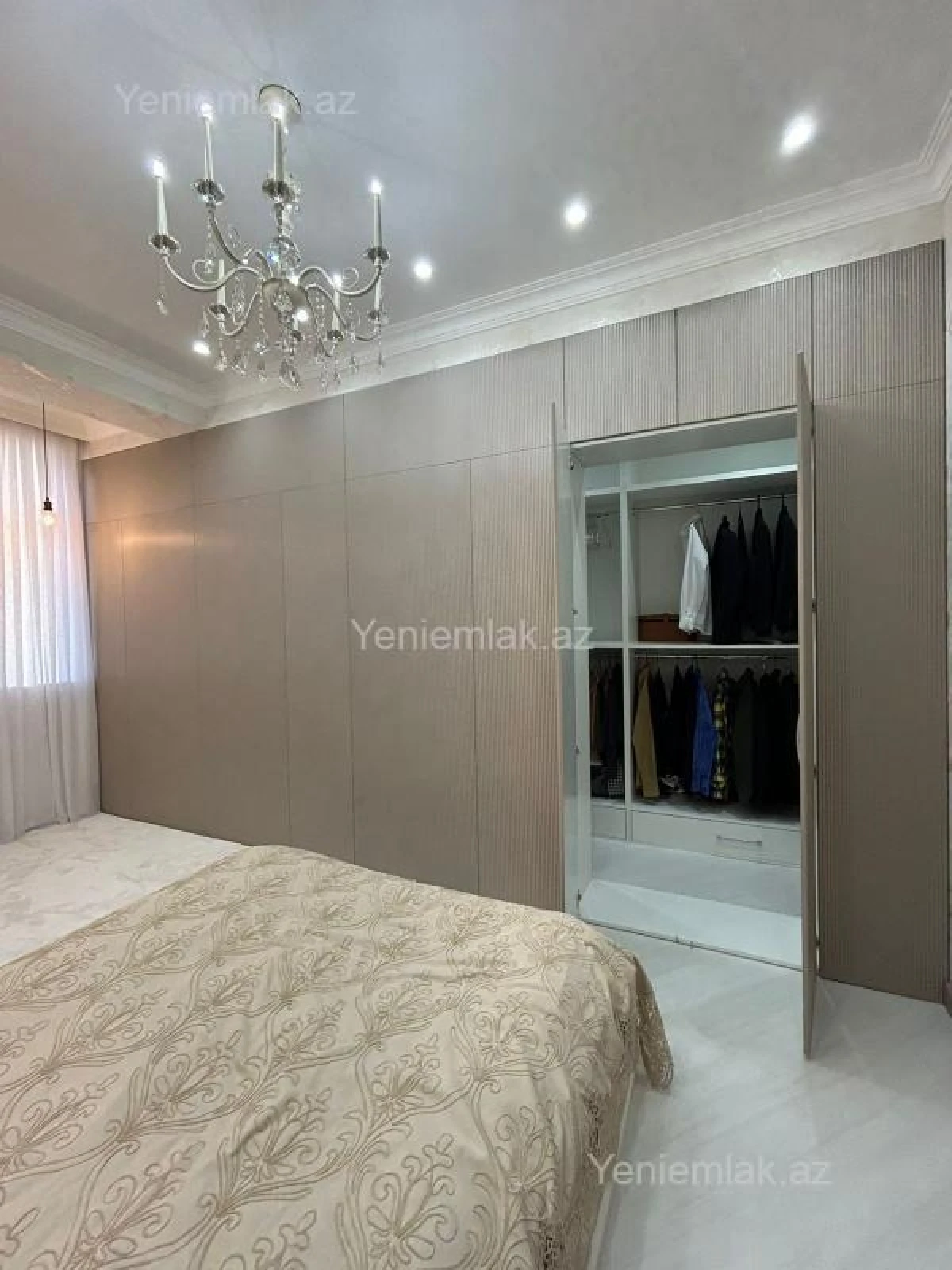 Satılır 4 otaqlı yeni tikili 175 m²