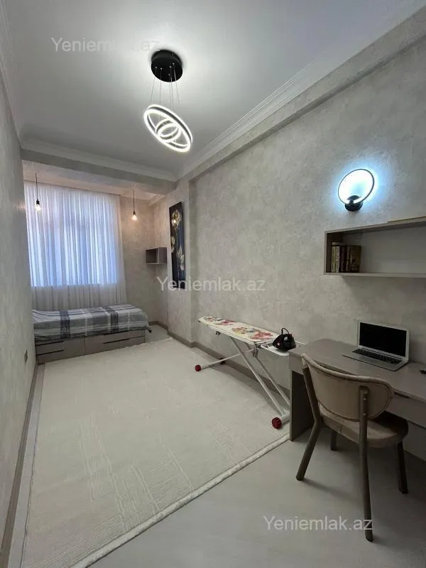 Satılır 4 otaqlı yeni tikili 175 m²