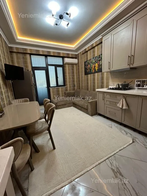 Satılır 4 otaqlı yeni tikili 175 m²
