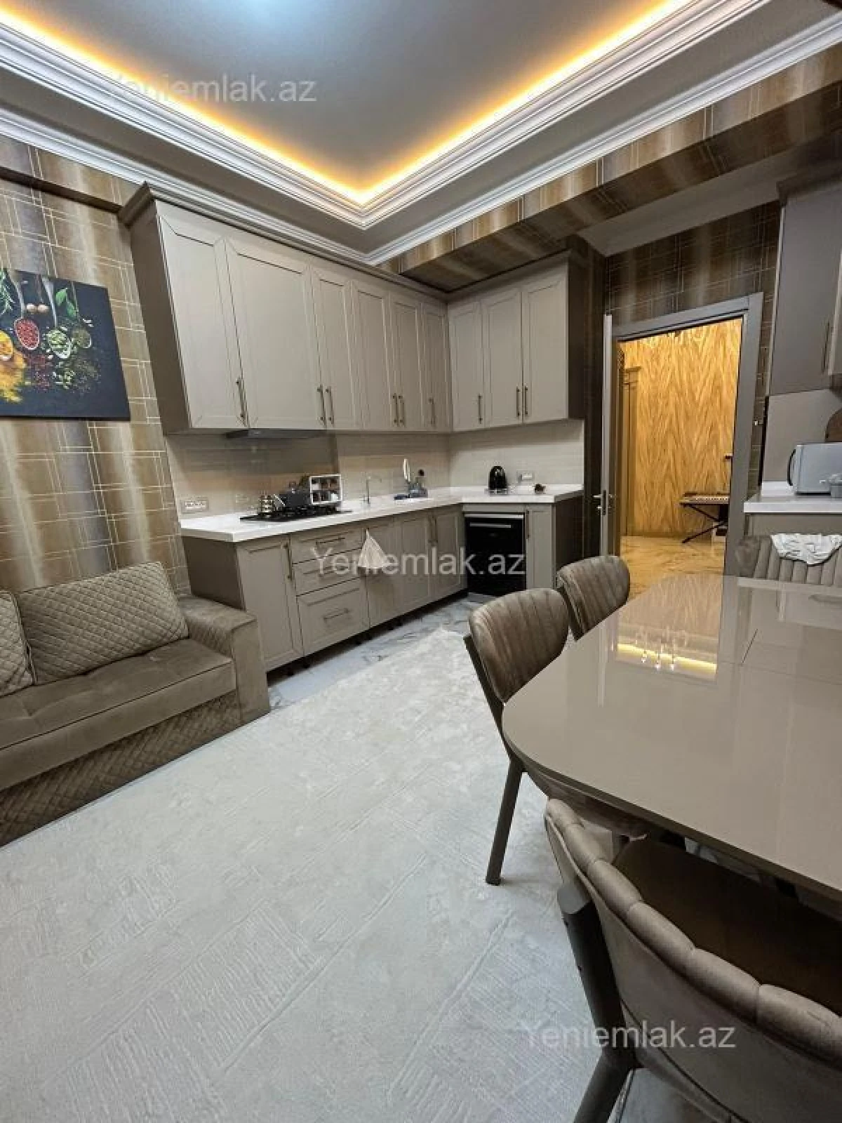 Satılır 4 otaqlı yeni tikili 175 m²