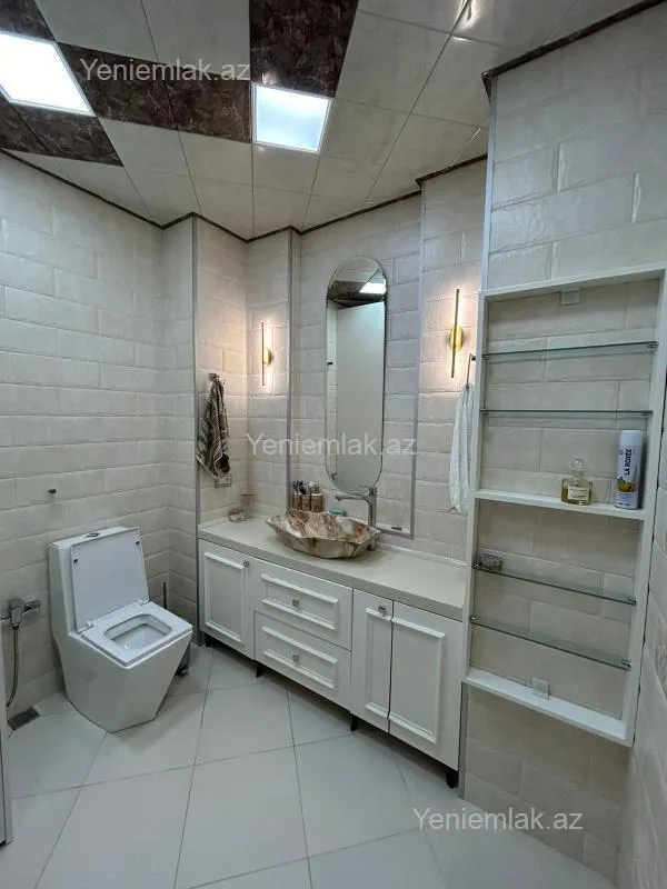 Satılır 4 otaqlı yeni tikili 175 m²