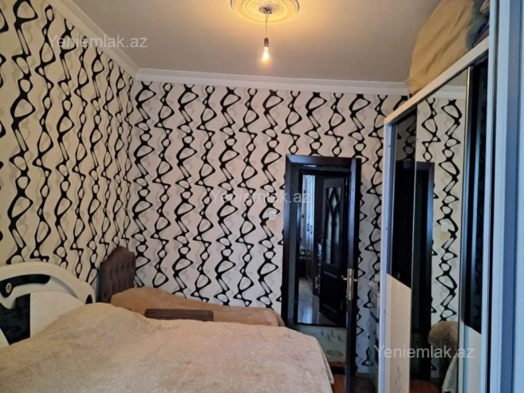 Satılır 4 otaqlı köhnə tikili 109 m²