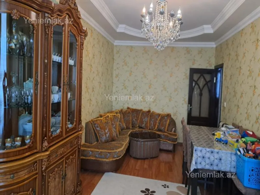 Satılır 4 otaqlı köhnə tikili 109 m²