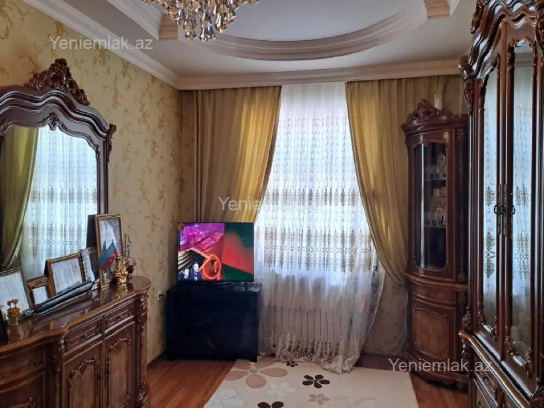 Satılır 4 otaqlı köhnə tikili 109 m²