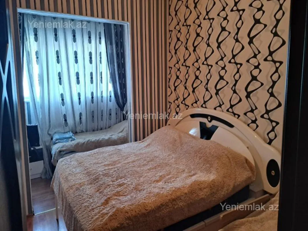 Satılır 4 otaqlı köhnə tikili 109 m²