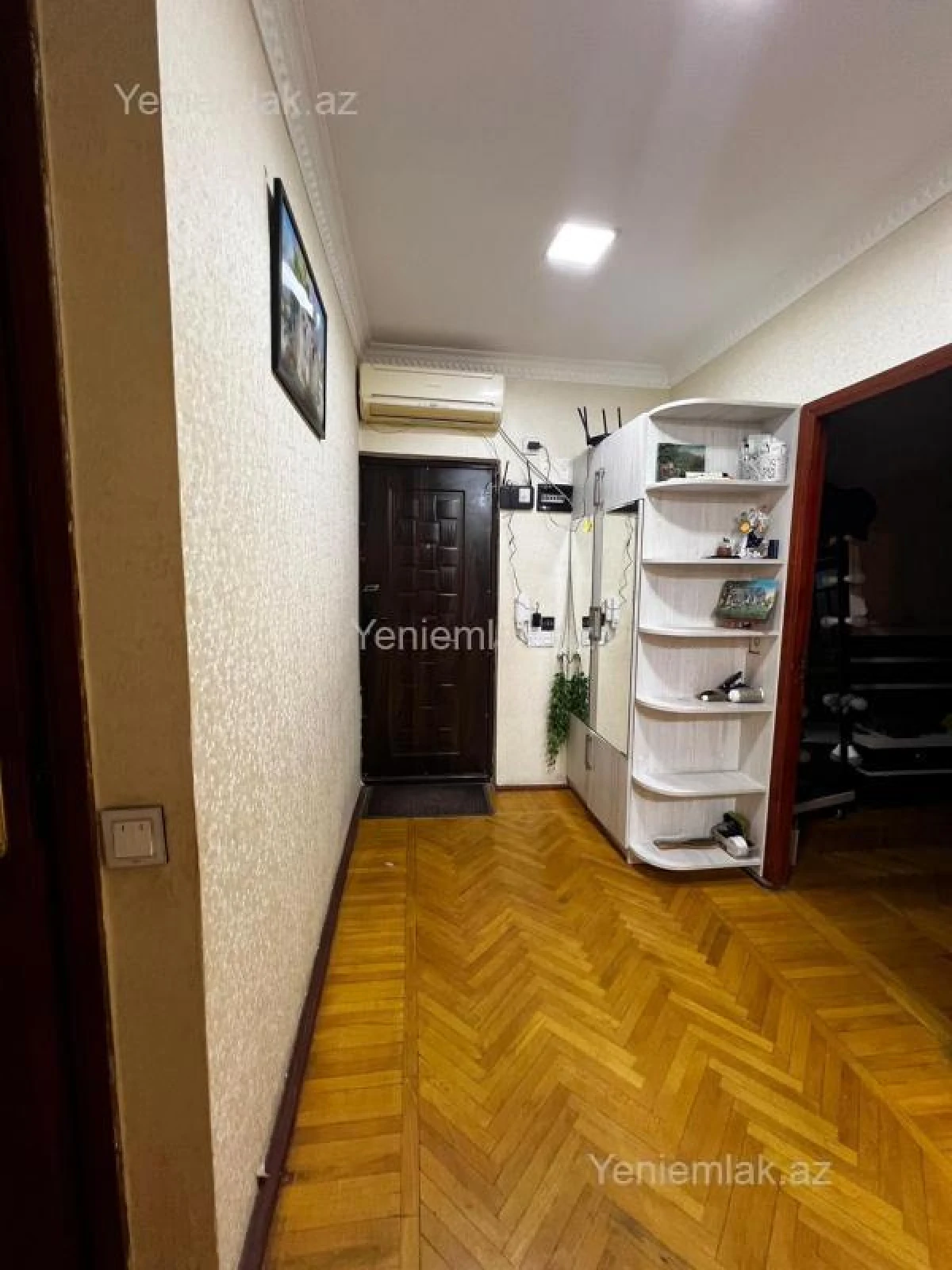Satılır 5 otaqlı köhnə tikili 140 m²