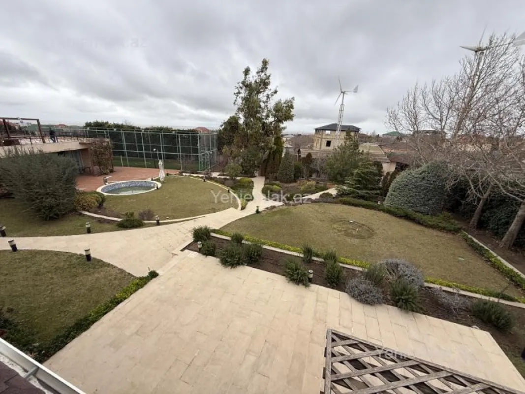 Satılır 4 otaqlı həyət evi 250 m²