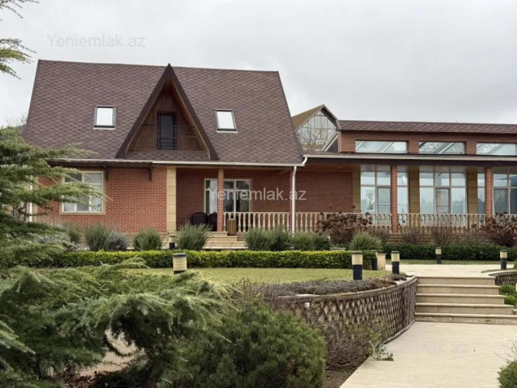 Satılır 4 otaqlı həyət evi 250 m²