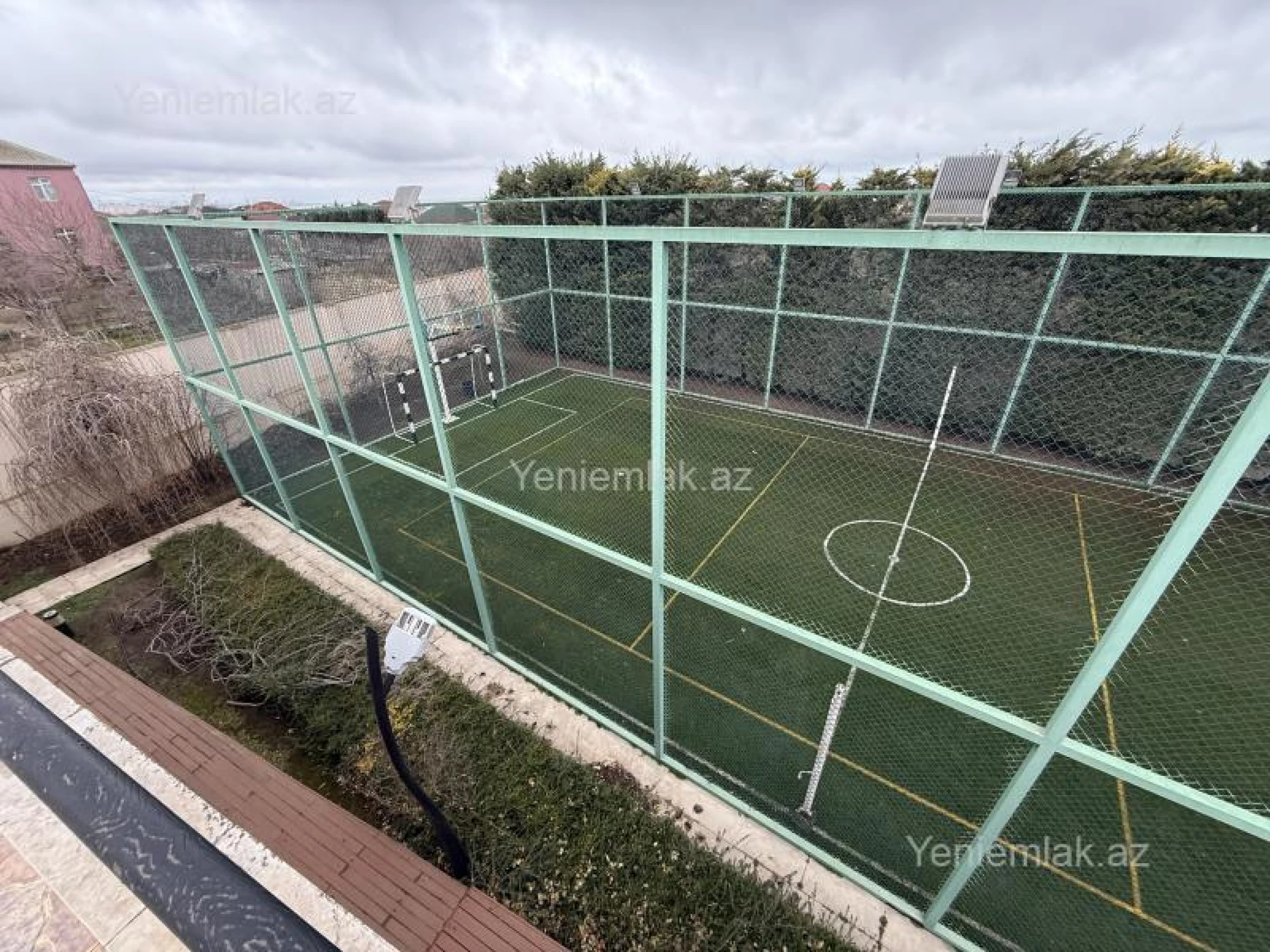 Satılır 4 otaqlı həyət evi 250 m²