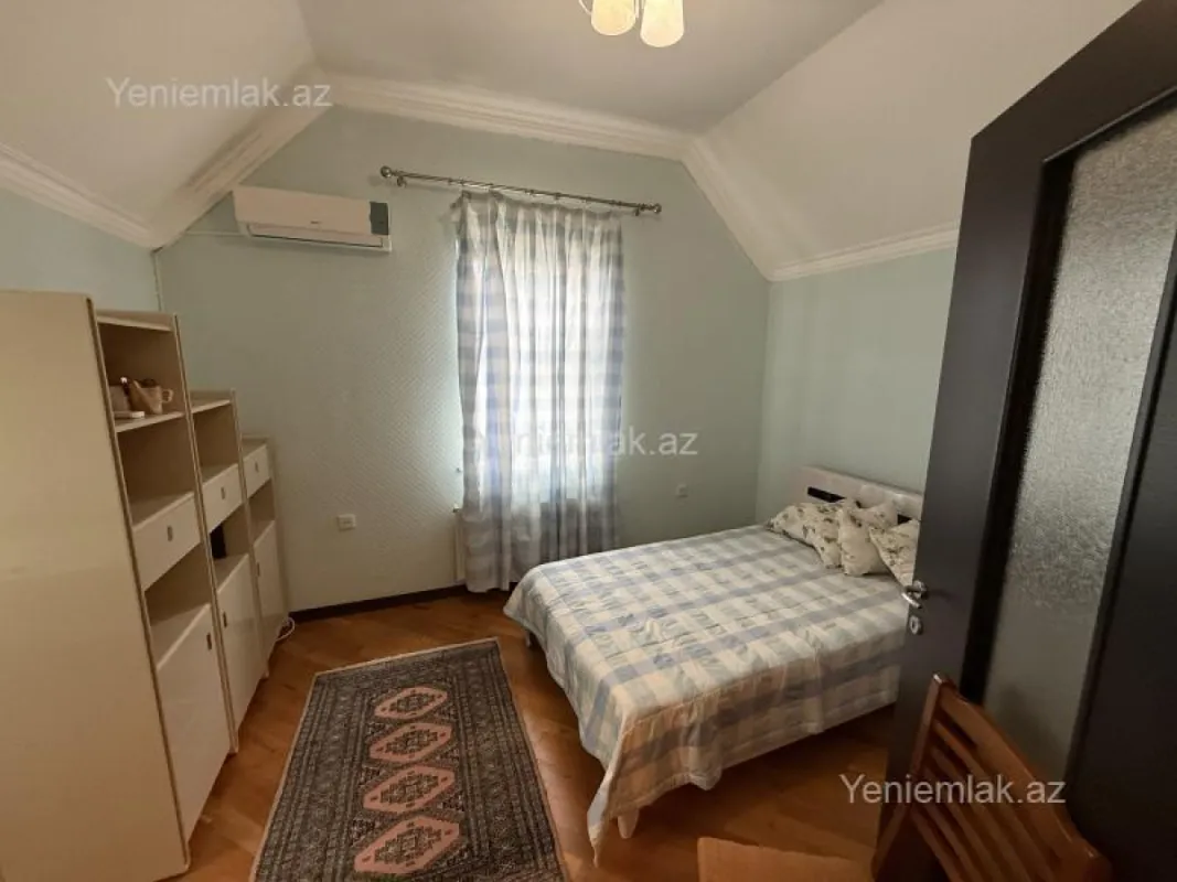 Satılır 4 otaqlı həyət evi 250 m²