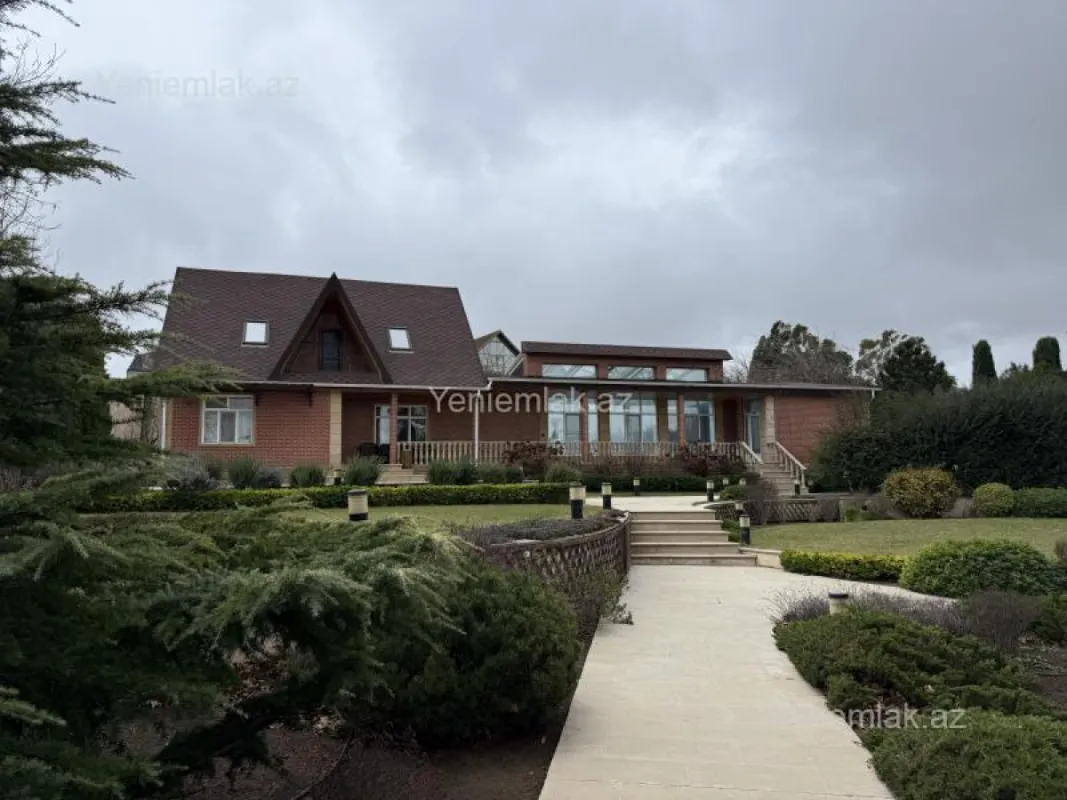 Satılır 4 otaqlı həyət evi 250 m²