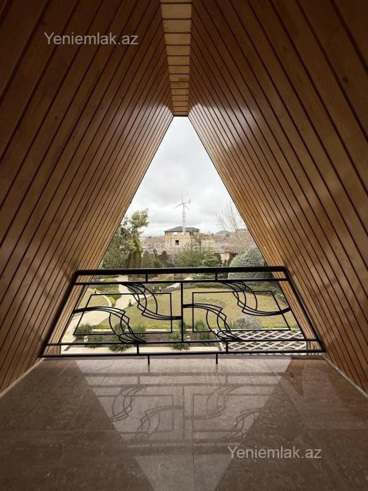 Satılır 4 otaqlı həyət evi 250 m²