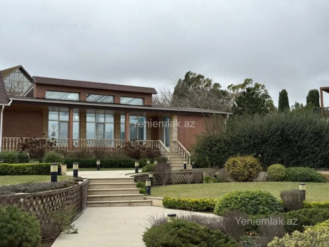 Satılır 4 otaqlı həyət evi 250 m²