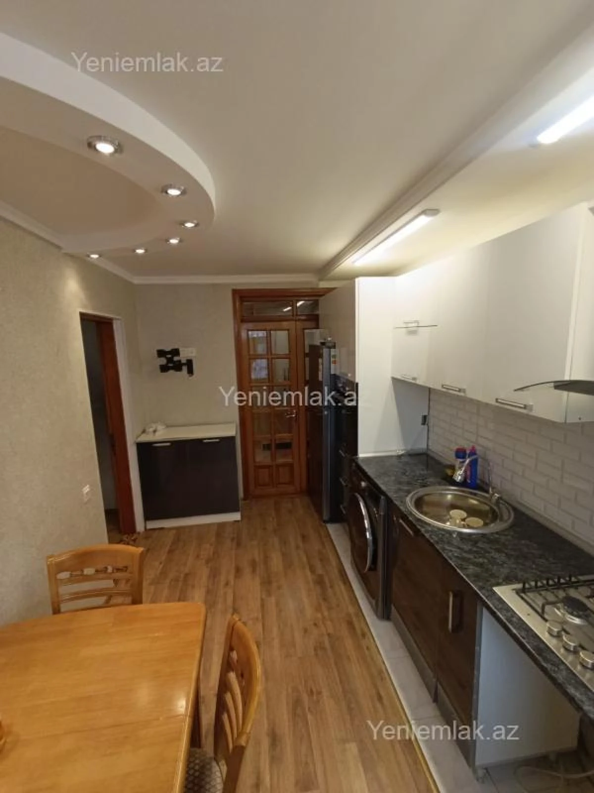 Satılır 3 otaqlı köhnə tikili 73 m²
