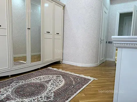 Satılır 3 otaqlı yeni tikili 160 m²