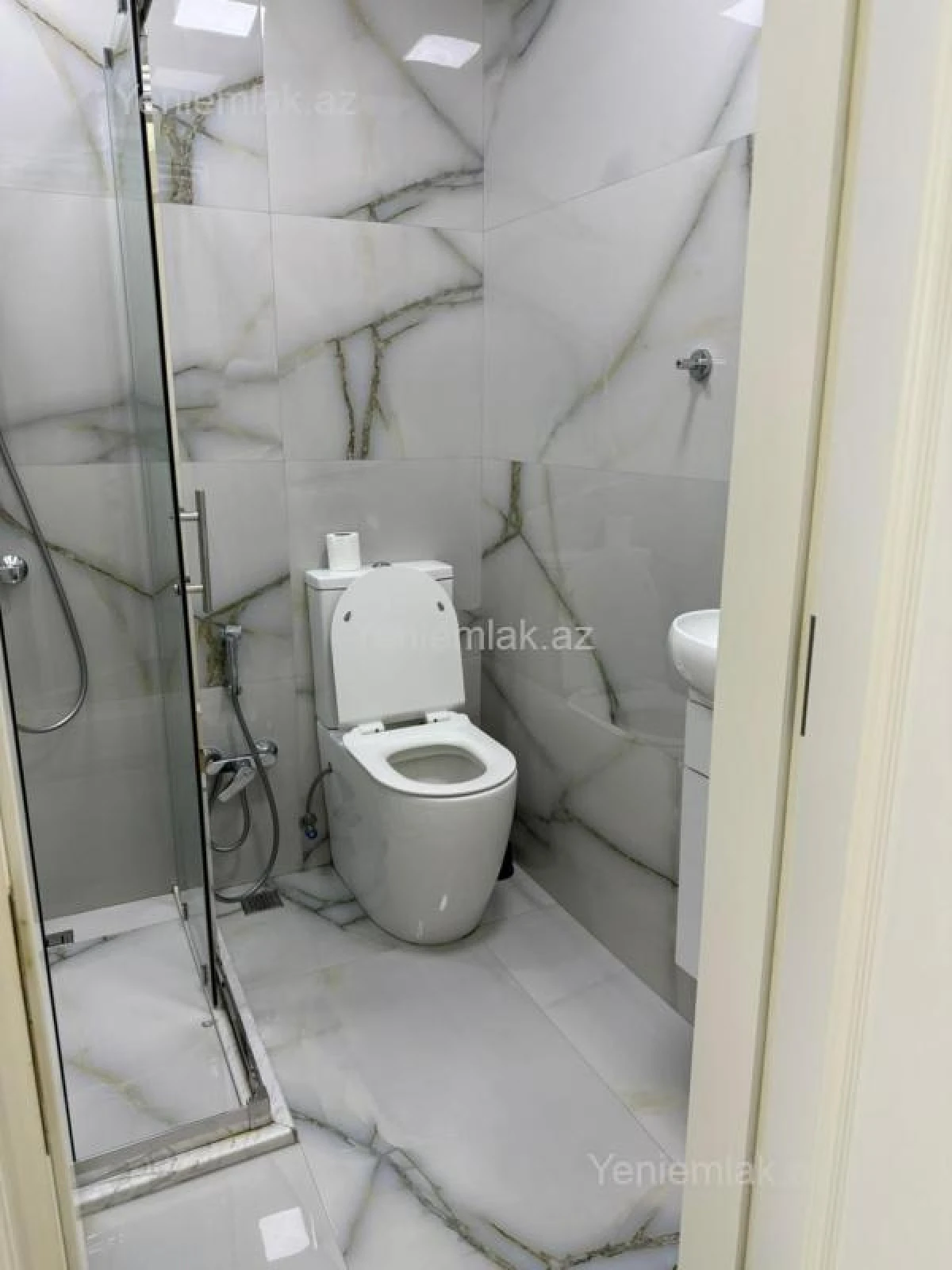 Satılır 3 otaqlı yeni tikili 160 m²