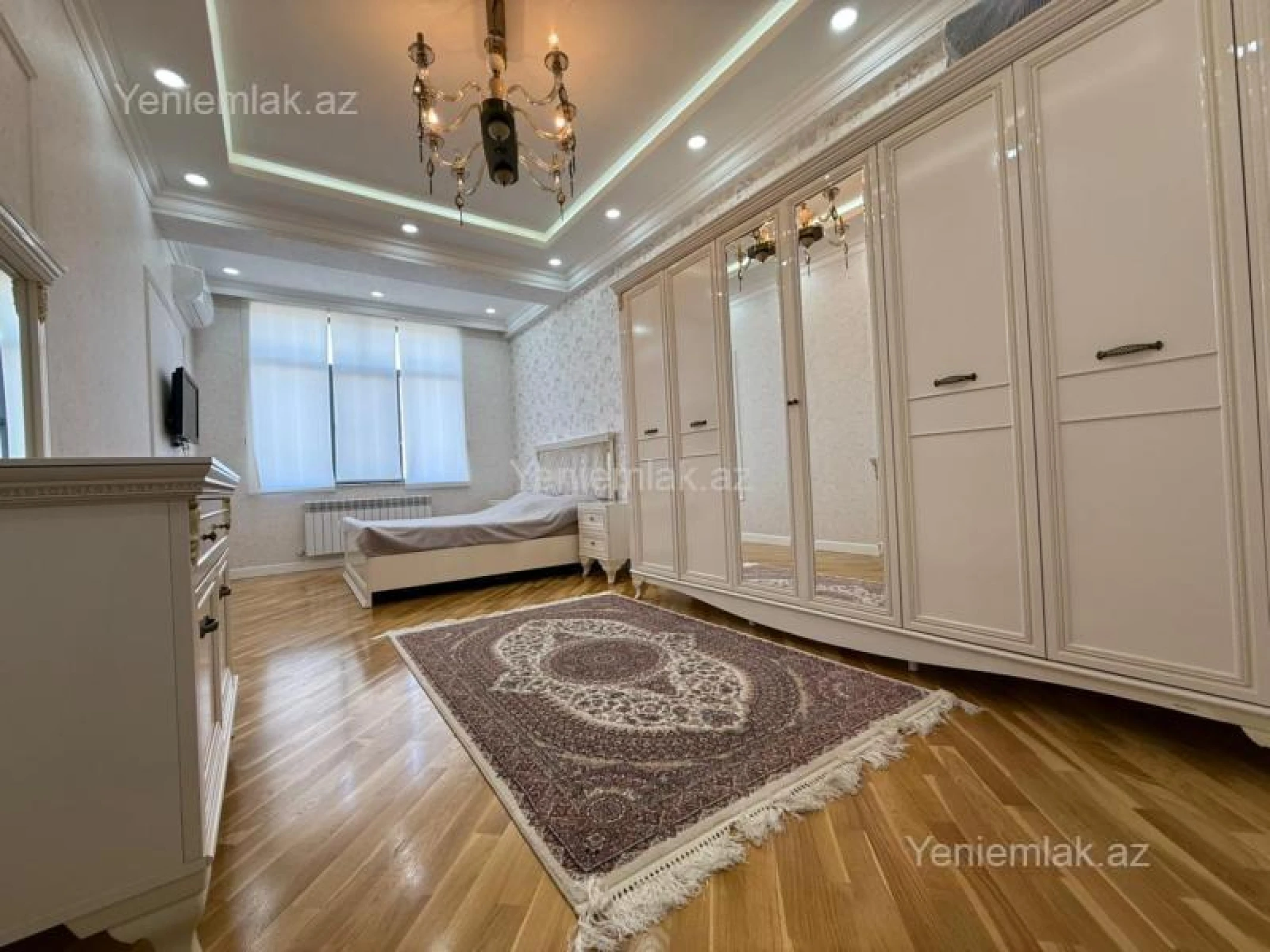 Satılır 3 otaqlı yeni tikili 160 m²